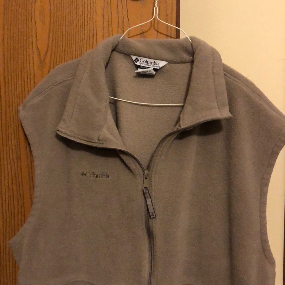 Columbia vest